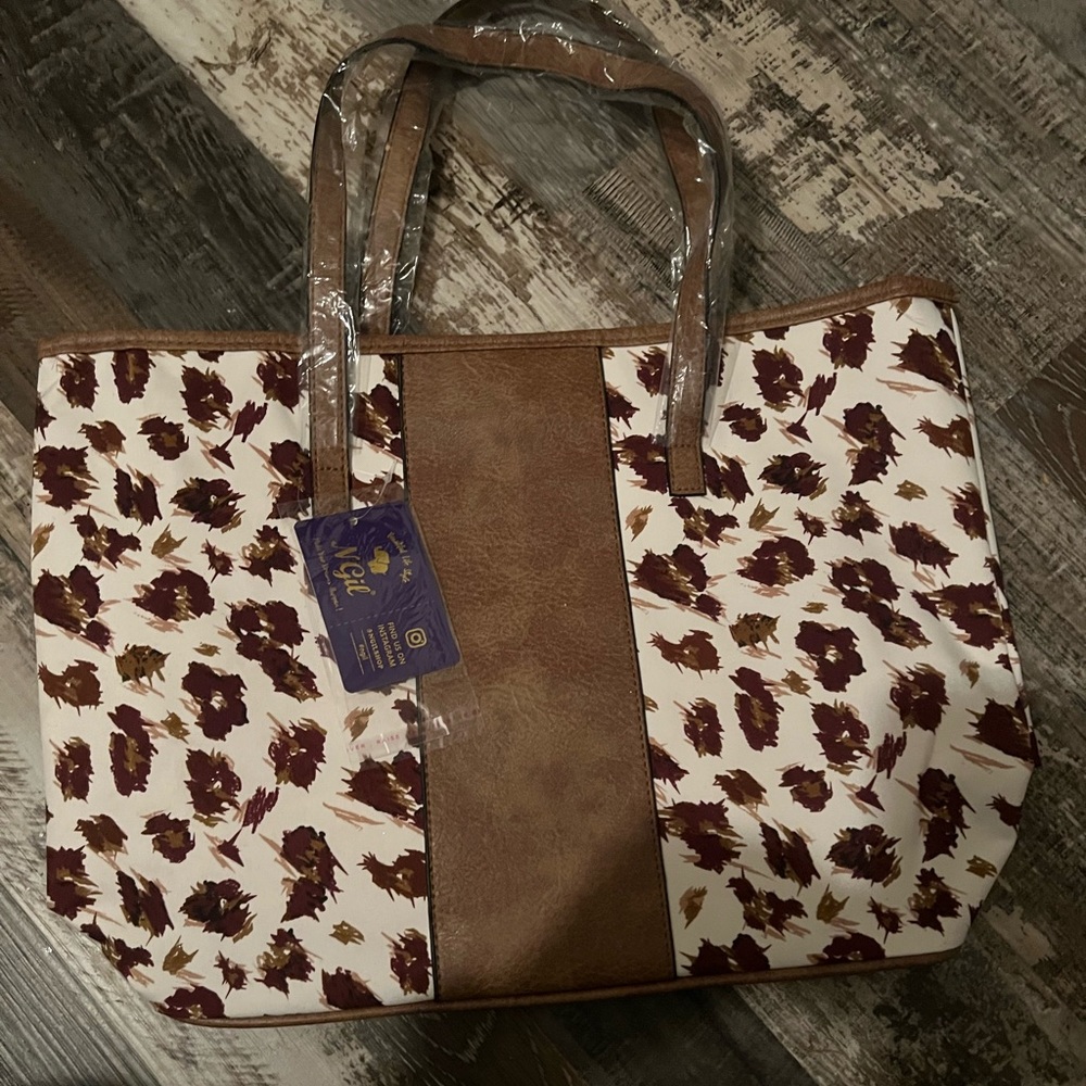 N. Gil brand cheetah purse